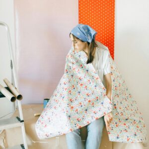 Como evitar erros comuns na instalação de papel de parede: dicas para um resultado profissional